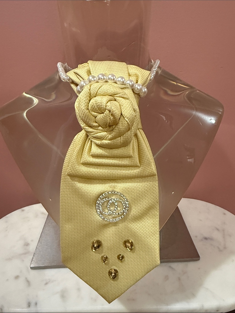 Elegant Yellow Pearl-Accented Neck Scarf by